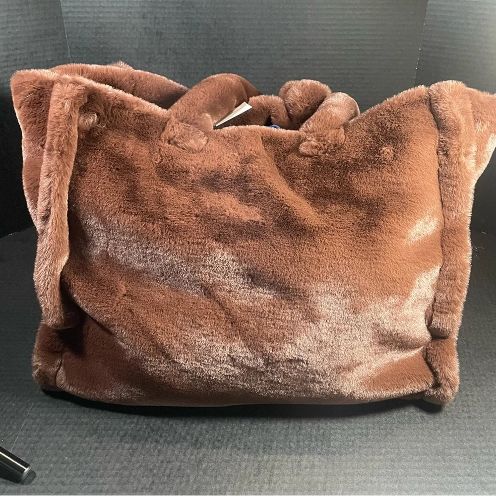 LUSCIOUS GREAT GIFT!! BNWT Pinko Debossed faux fur plush tote brown PRICE FIRM - Picture 4 of 16